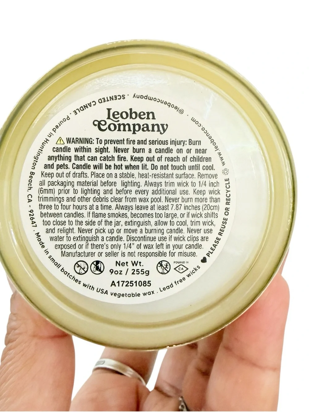 Leoben Company Palo Santo Vanilla No. 18 Soy Candle - Cream